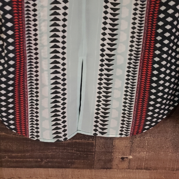 Sanctuary border print cafe tab sleeve blouse - Picture 8 of 8